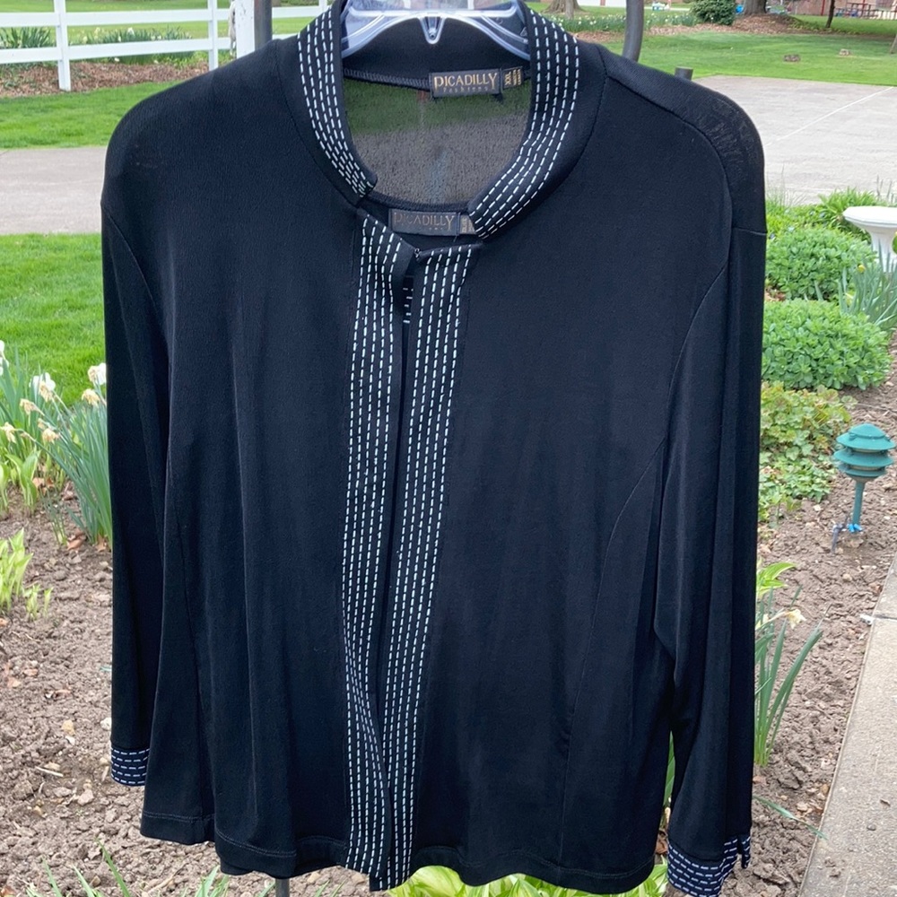 Women’s XXL jacket and sleeveless top black